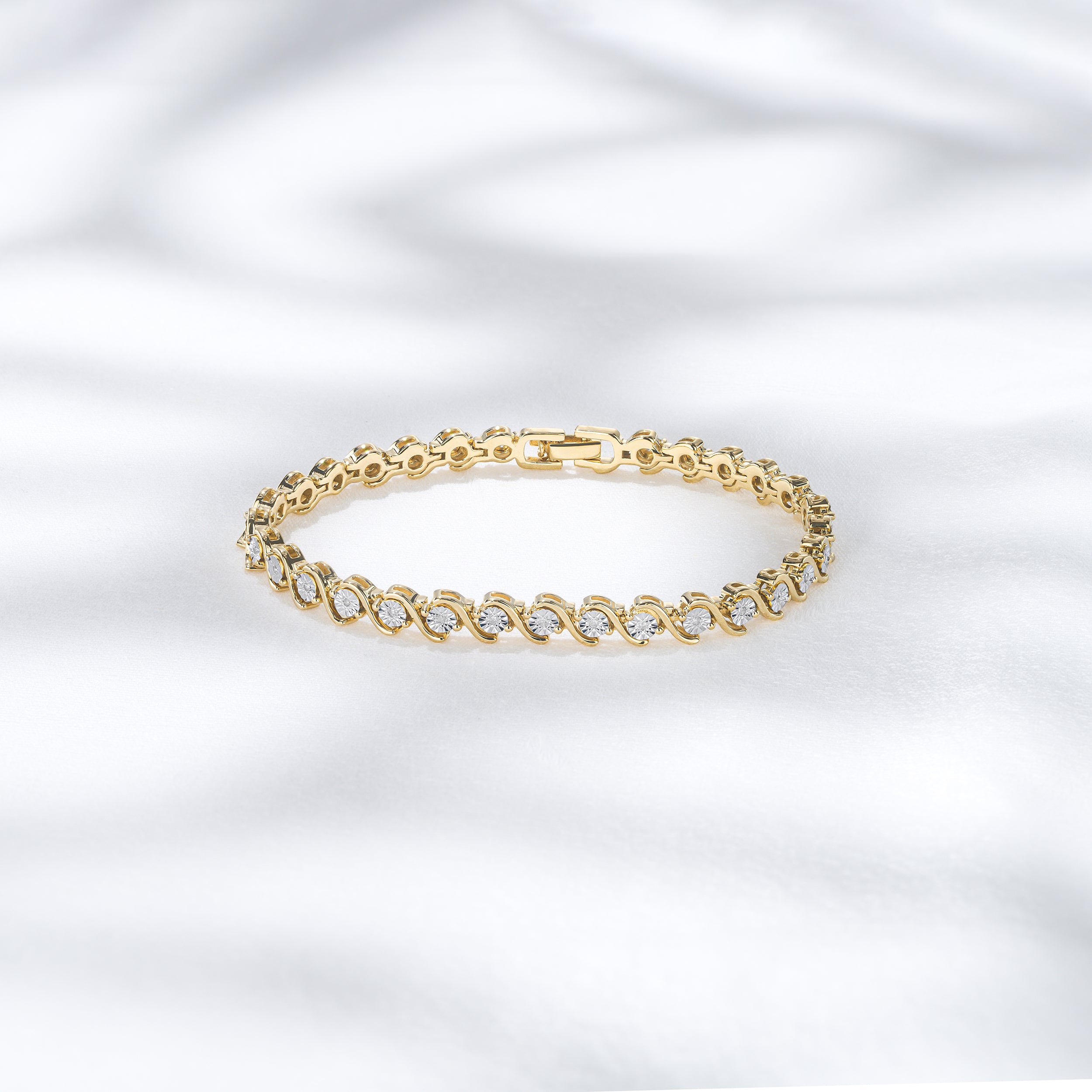 0.19ct Diamond and 18K Gold Vermeil Twist Bracelet